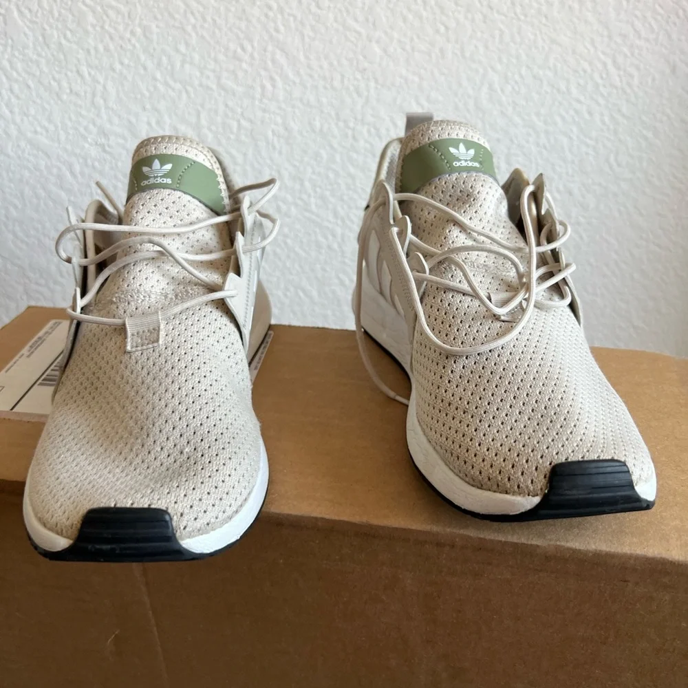 Adidas Sneakers size 9 - Picture 3 of 9